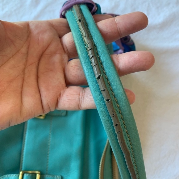 Fossil leather shoulder bag, gold hardware, scarf detail. - Picture 6 of 6